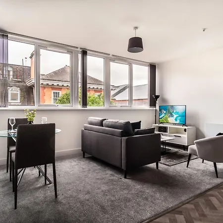 Modern 1 Bed Apartment In Central Wrexham Exterior photo