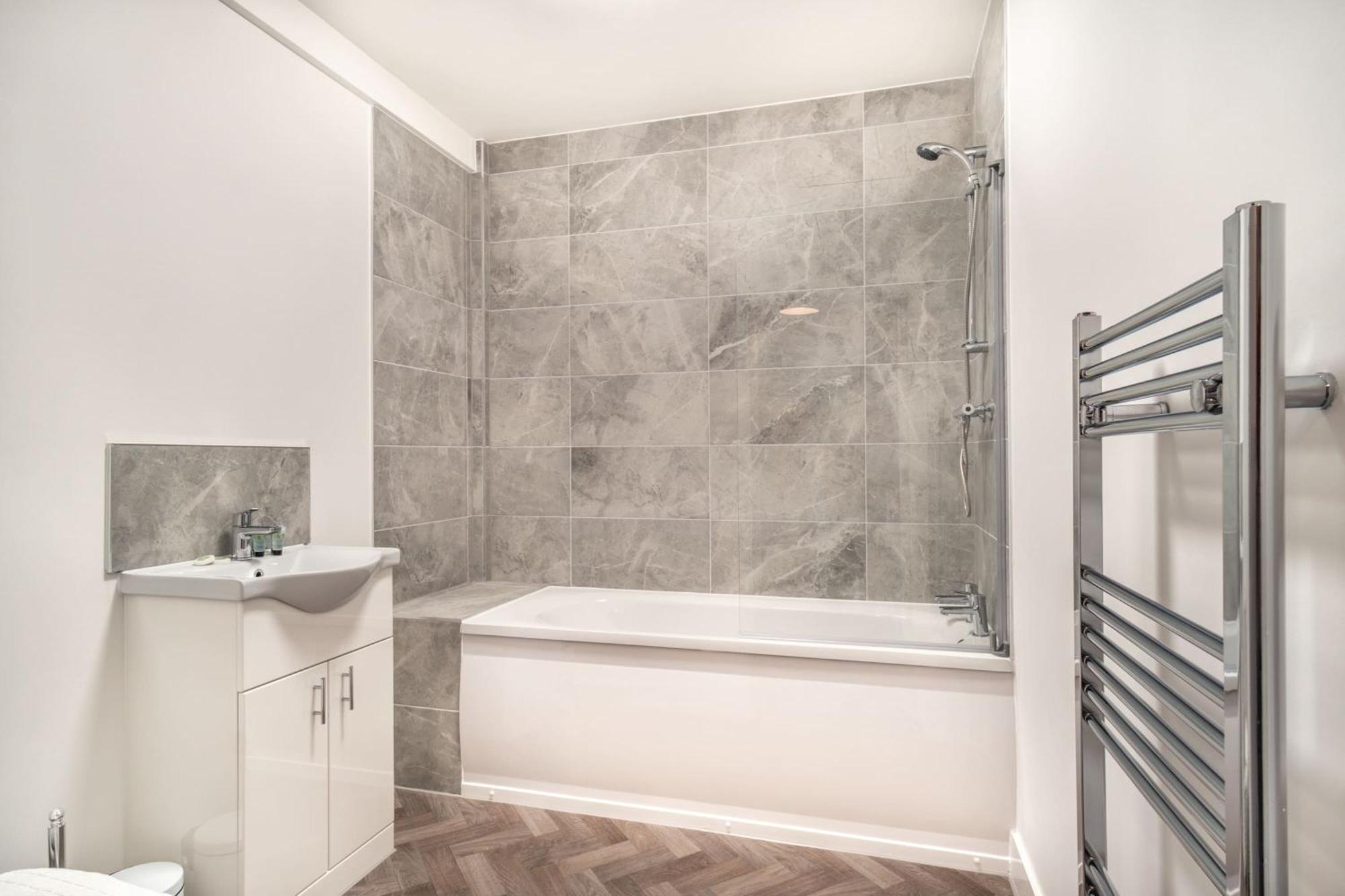 Modern 1 Bed In Wrexham
