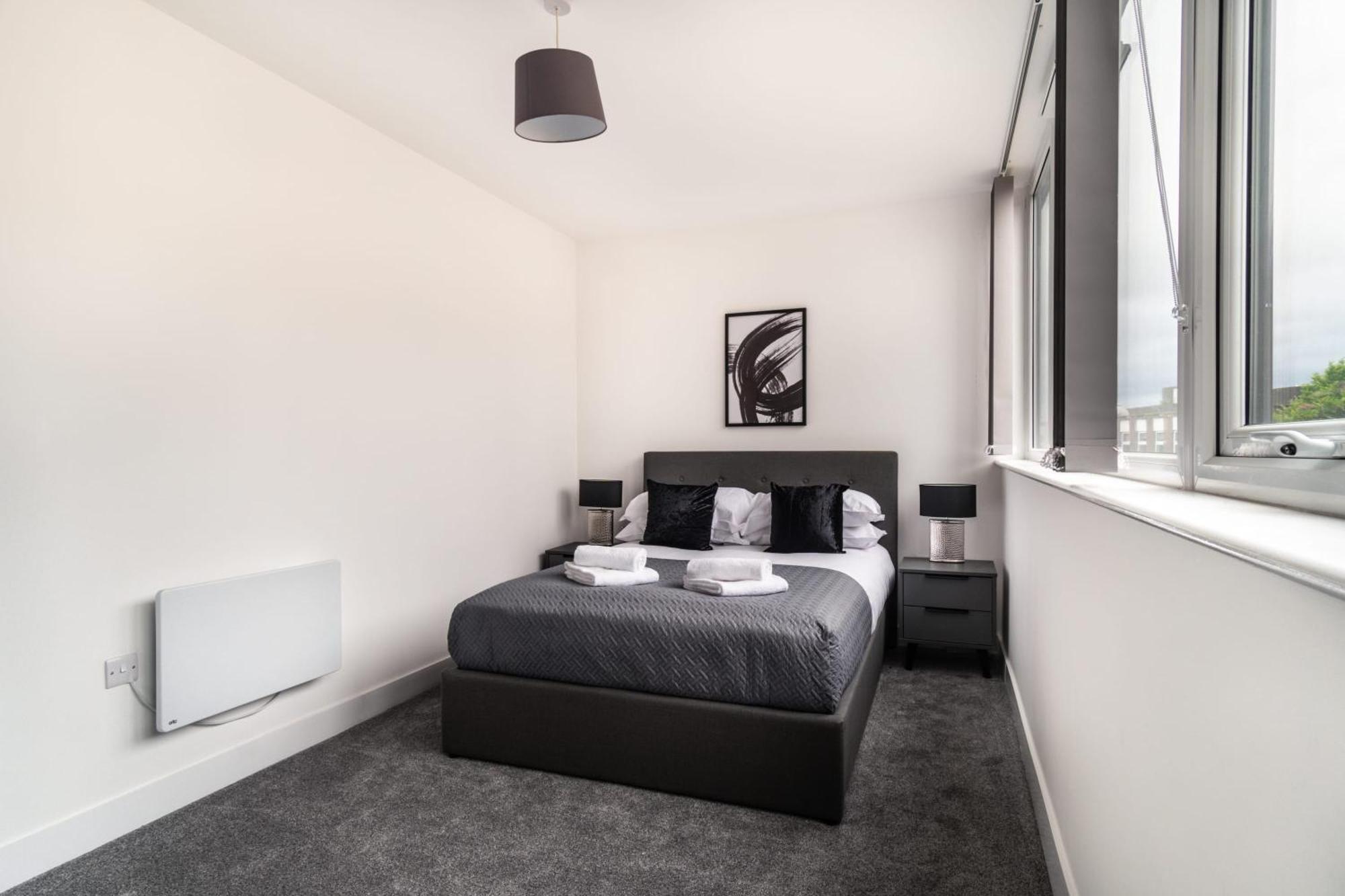 Modern 1 Bed In Apartment *