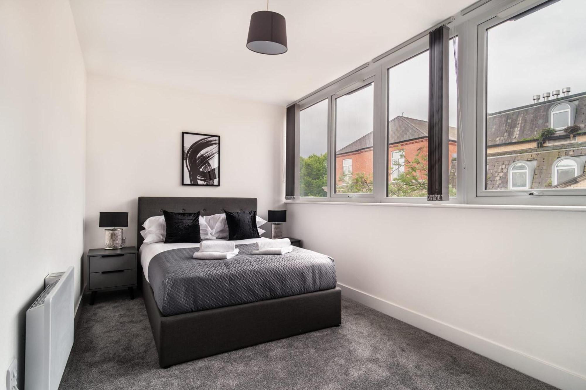 Modern 1 Bed In Apartment Wrexham
